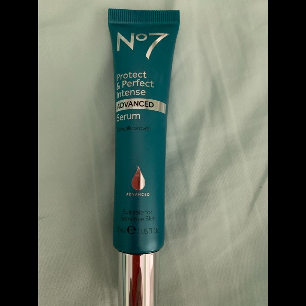Boots No7 Protect and Perfect Serum